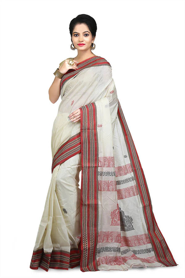 The Revival of Traditional Sarees Through The Digital Online Era