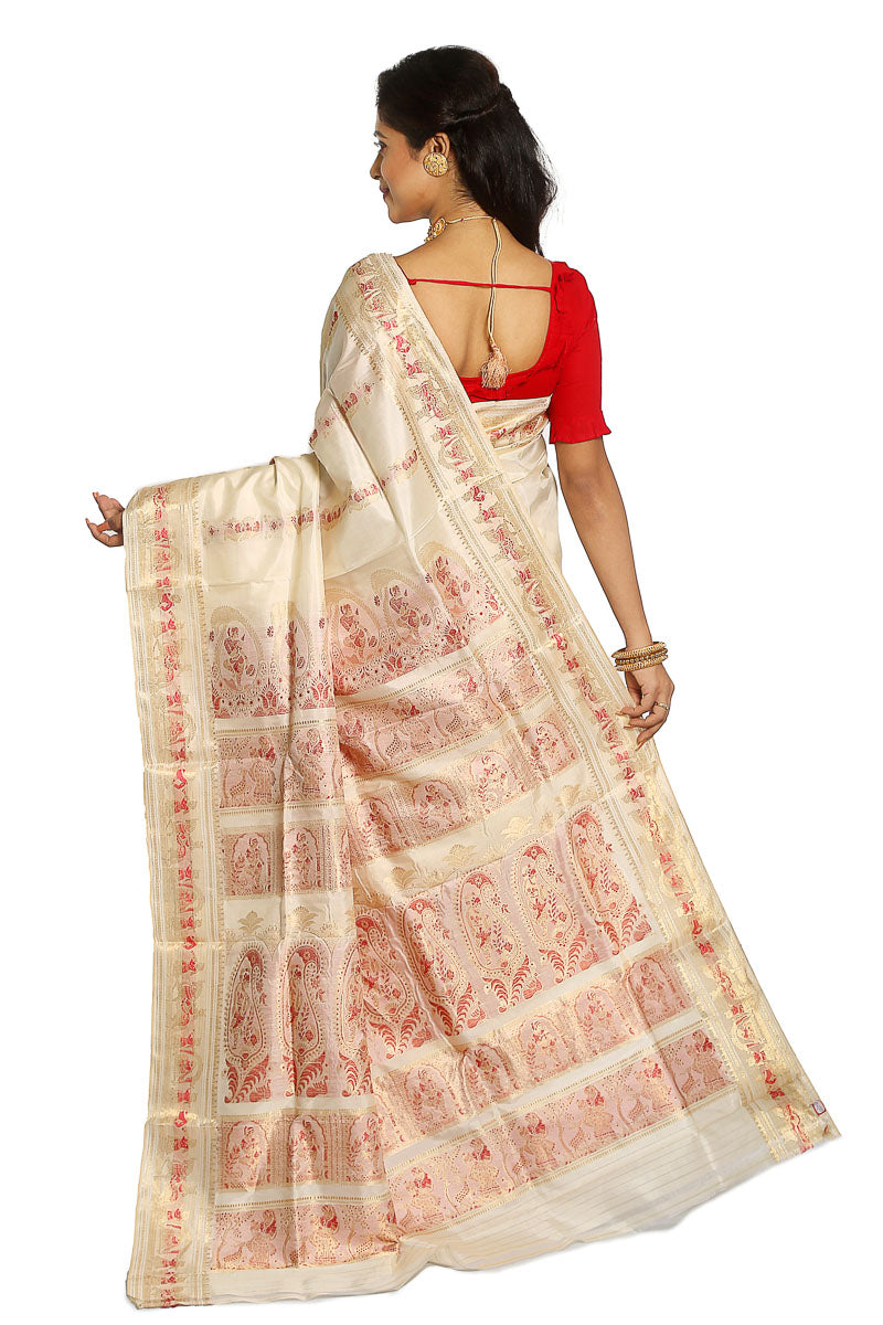 Buy Kashiya Cream & Red colour BENGALI Style BRIDAL Banarasi silk saree  with Booti Ambi & Floral pattern zari embroidery at Amazon.in